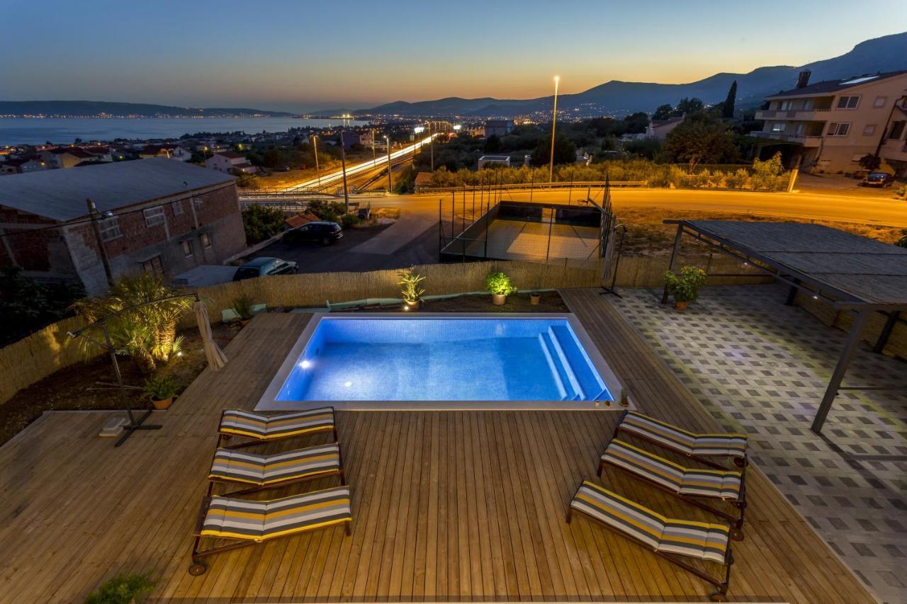 Family Friendly Apartments With A Swimming Pool Kastel Kambelovac, Kastela - 18117 Ngoại thất bức ảnh