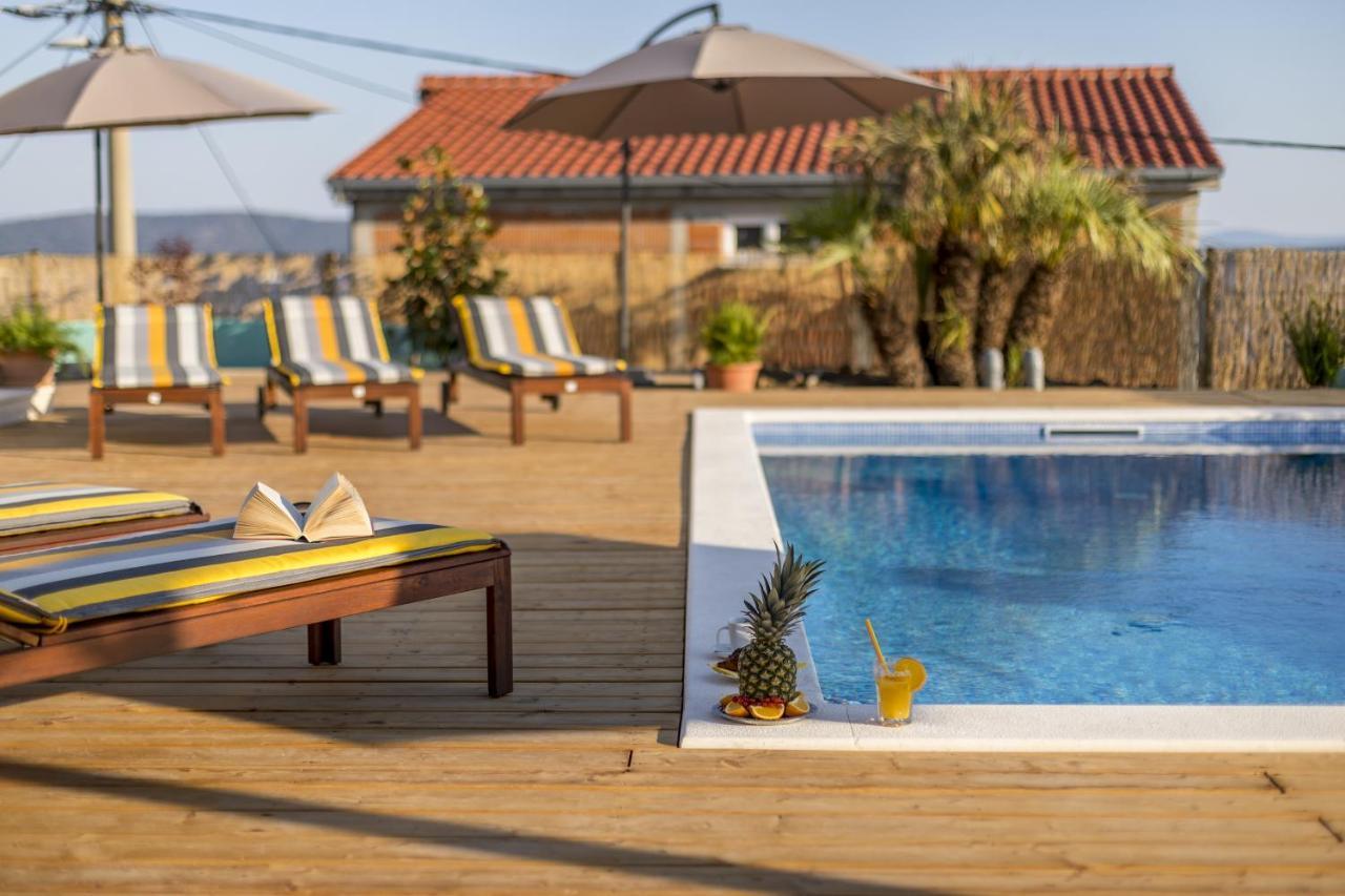 Family Friendly Apartments With A Swimming Pool Kastel Kambelovac, Kastela - 18117 Ngoại thất bức ảnh